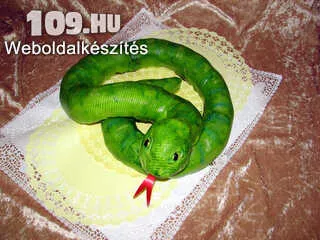 Apróhirdetés, Egyedi születésnapi torta Kígyó