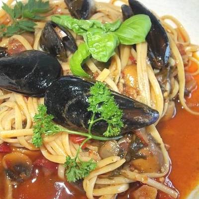 Fekete kagyló spagettivel