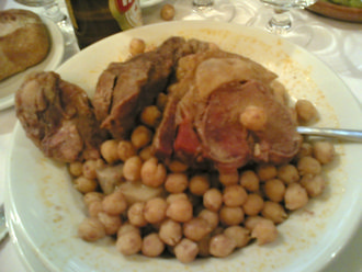 Cocido (fõtt sertéshús borsóval)