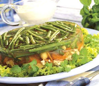 Zöldbabos saláta omlettcsíkokkal